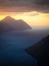 Zonsondergang boven het eiland Kalsoy van Nando Harmsen thumbnail
