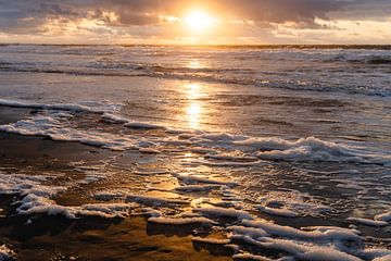 Coucher de soleil sur la mer à Norderney sur Catrin Grabowski