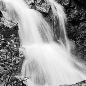 Wasserfall in Nahaufnahme von Louise Poortvliet