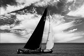 Grouster Skûtsje op het IJsselmeer van Brian Morgan