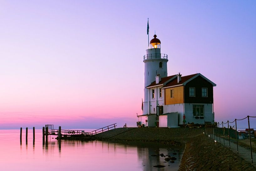 Vuurtoren Marken, Nederland van Peter Bolman