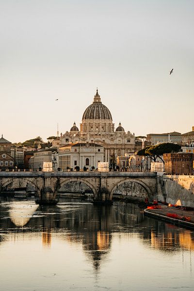 Vatikanischer Petersdom bei Sonnenuntergang - Rom von Maaike van Perlo - Verhoef
