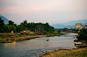 Ruhige Atmosphäre an den Ufern von Vang Vieng