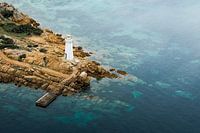 Eaux émeraude, phare de Capo d'Orso