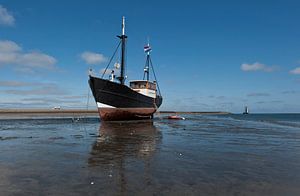  Ship on the wad by Conny  van Kordelaar