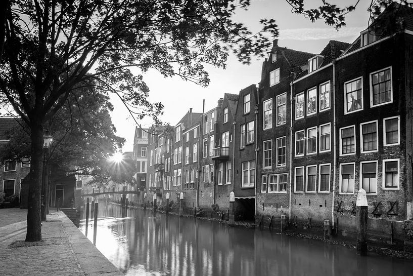 Pottenkade - Dordrecht (zwart-wit) van Jan Koppelaar
