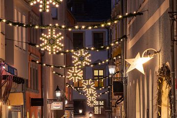 Kerstverlichting in de Obere Bachgasse in Regensburg van Robert Ruidl