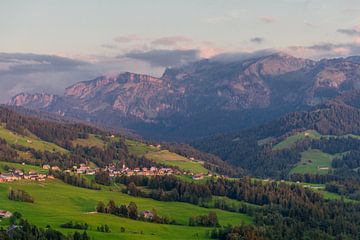 Prachtige ontdekkingstocht door het alpenland van Oostenrijk van Oliver Hlavaty