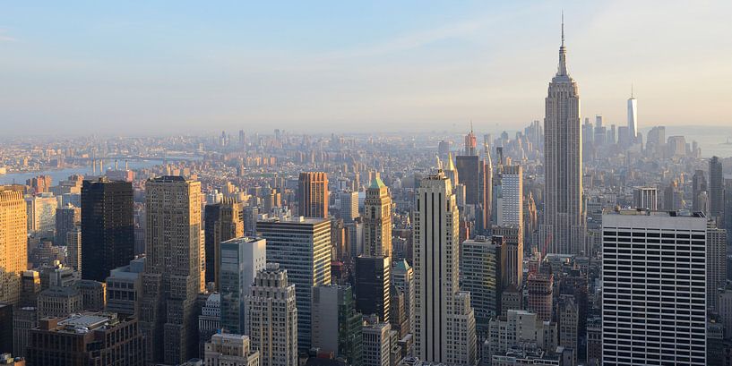 Manhattan New York met het Empire State Building voor zonsondergang, panorama van Merijn van der Vliet
