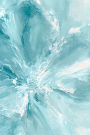 Eisblaues abstraktes Gemälde: Eine Blume aus Licht und ruhigem Atem von Surreal Media