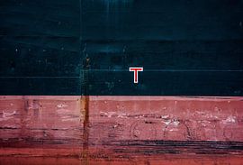 Hull of a passing ship. by scheepskijkerhavenfotografie