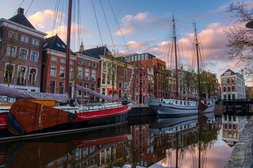 Quay at the canal by Joran Quinten