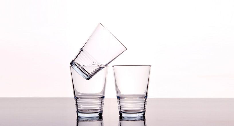 Drie lege glazen van Kim Dalmeijer