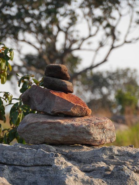 Ein Steinmänchen am Wegesrand von HGU Foto