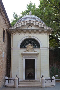Ravenna, Emilia Romagna, Italië: graf van de italiaanse dichter en schrijver Dante Alighieri van de-nue-pic