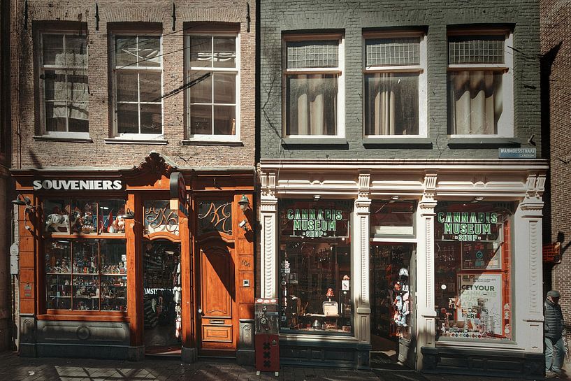 Bijzondere winkels aan de Warmoesstraat in Amsterdam van Robert Jan Smit
