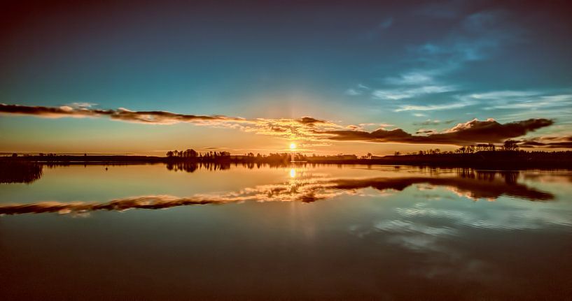 refectie Oldambtmeer by Reint van Wijk