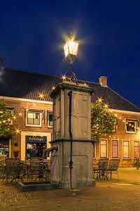 La pompe à De Plaats à IJsselstein la nuit