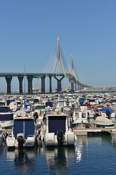 Jachthaven bij de Puente de la Pepa in Cádiz van Silva Wischeropp