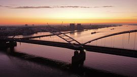 Merwedebrug Gorinchem au lever du soleil - Décoration murale sur PEEQ.