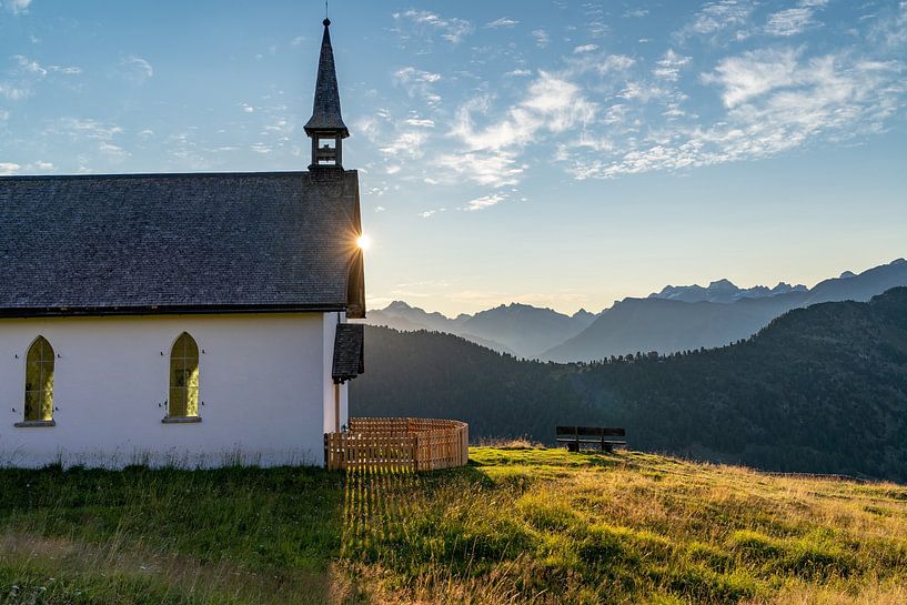 Chapelle dans les montagnes par Martijn Joosse