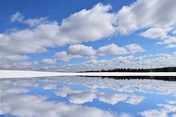 Wolken in een winterhemel van Claude Laprise