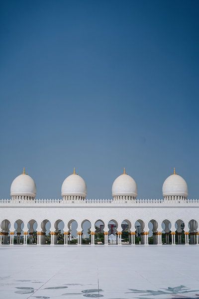 Dubai by Hello Pompoyo