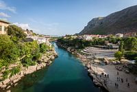 Vanaf de brug in Mostar