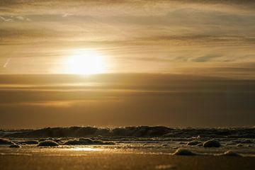 Zonsondergang Noordzeekust Kust Nederland Goud Splash 3x2 van Martijn Jebbink Fotografie