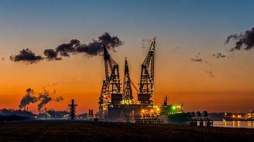 zonsopkomst landtong rozenburg