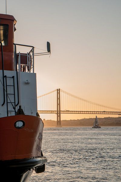 Lisbon by Hello Pompoyo