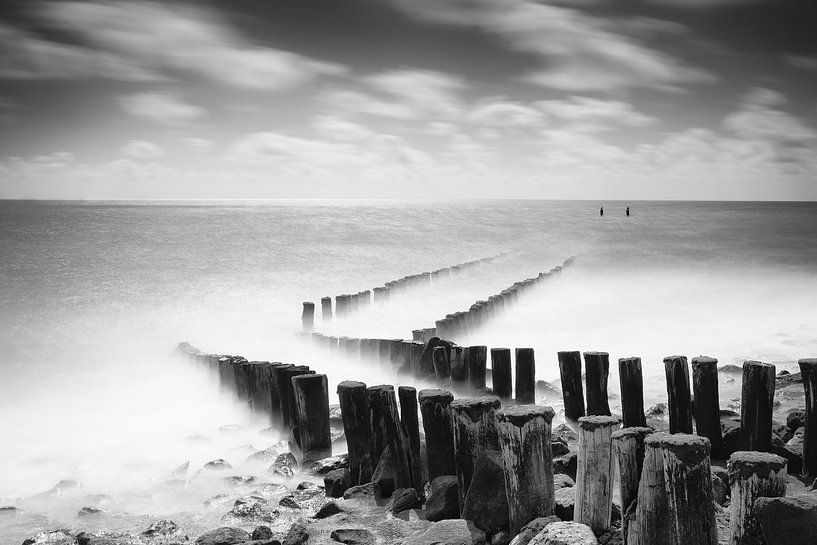 Zeeland breakwaters II by Leo van Valkenburg