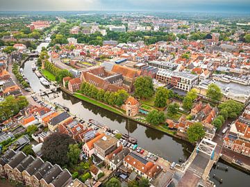 Zwolle van boven tijdens een zomerse zonsondergang