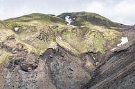 Green mountainous landscape on an island | Iceland by Photolovers reisfotografie thumbnail