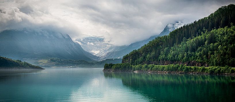 Panorama gletsjer in Noorwegen van Ellis Peeters