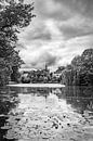 Zwolle stadsgracht met een onweersbui tijdens de zomer in zwart-wit van Sjoerd van der Wal Fotografie thumbnail
