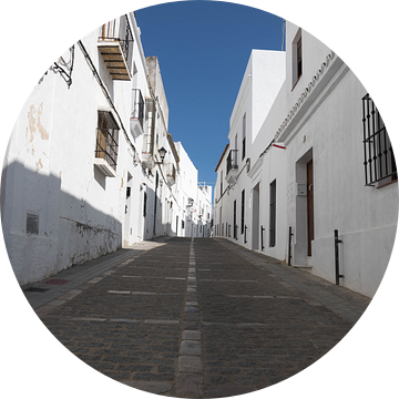 Straat in Vejer de la Frontera van Gottfried Carls