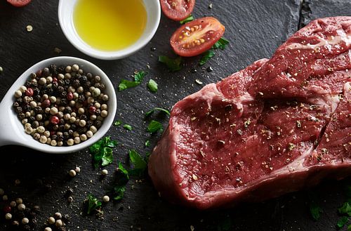 Steak de rib-eye cru