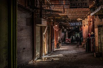 Marrakech souk by Marcel van Berkel