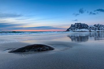 Utakleiv beach in the Lofoten archipel in Norway suring sunset by Sjoerd van der Wal Photography