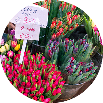 Tulpen op de markt van Blond Beeld