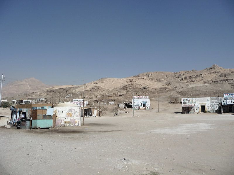 'Woestijnwinkeltjes', Luxor- Egypte by Martine Joanne