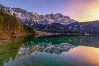 Dromerige zonsondergang aan de Eibsee van Teresa Bauer thumbnail