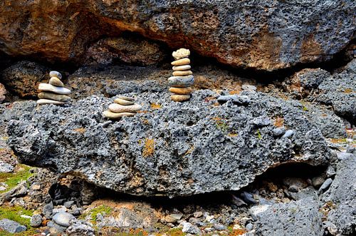 Stones on rocks in Boka Tabla Curaçao