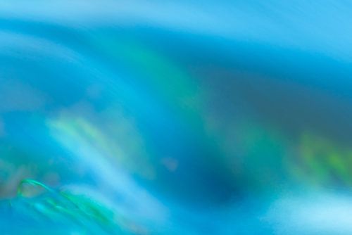 "Water motion"  -  stromend water in een beek (long exposure)