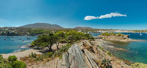The bridge to the island of Es Sortell, Cadaqués