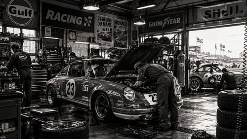 Classic Porsche Pit Bay - 1970s Le Mans & Monaco Race Prep