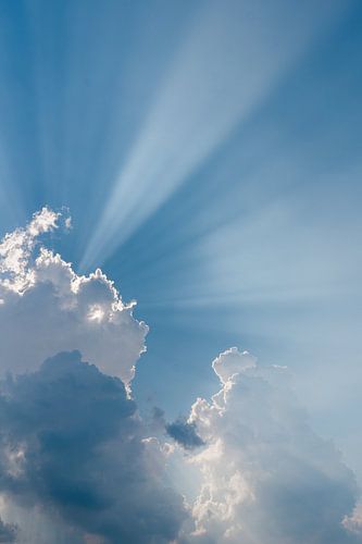 Hinter den Wolken scheint die Sonne von Wianda Bongen