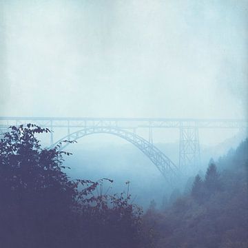 Le pont Müngstener dans le brouillard sur Dirk Wüstenhagen