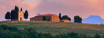 Panoramafoto der Cappella Della Madonna Di Vitaleta